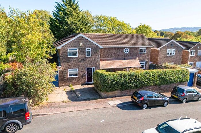 4 Bedroom Detached House For Sale In Roman Hackle Avenue, Cheltenham, GL50