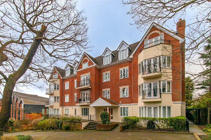 2 Bedroom Flat To Rent In Wimbledon Hill Road, Wimbledon, London, SW19