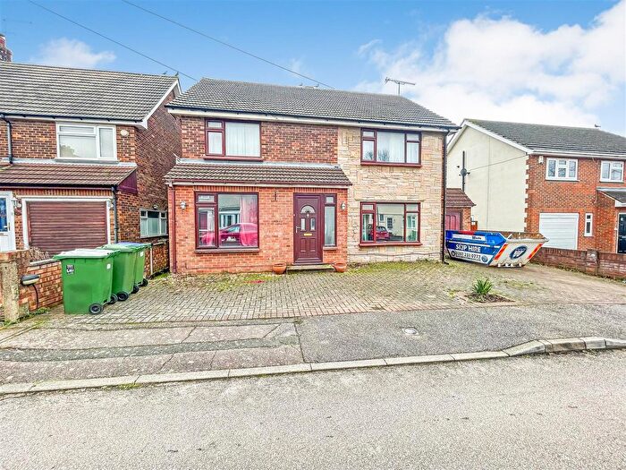 5 Bedroom Detached House For Sale In Iron Mill Place, Crayford, Dartford, DA1