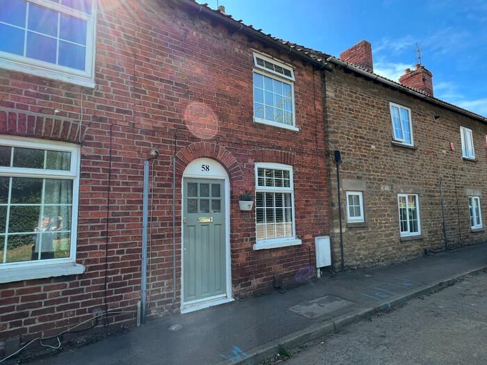 2 Bedroom Cottage To Rent In Long Street, Great Gonerby, NG31