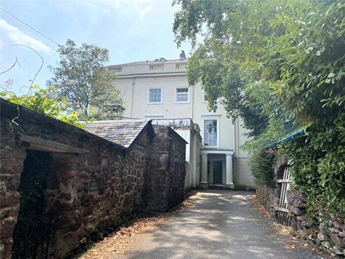 2 Bedroom Flat For Sale In Kenn, Exeter, Devon, EX6