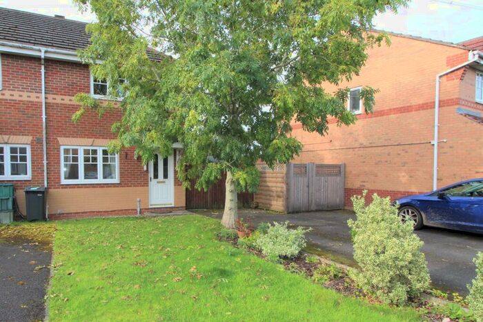 3 Bedroom Semi-Detached House To Rent In Cloughfield, Penwortham, PR1