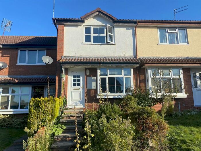 2 Bedroom Property To Rent In Sawtry Way, Borehamwood, WD6