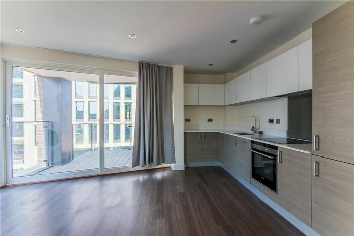 2 Bedroom Flat To Rent In Meade House, Mill Park, Cambridge, CB1