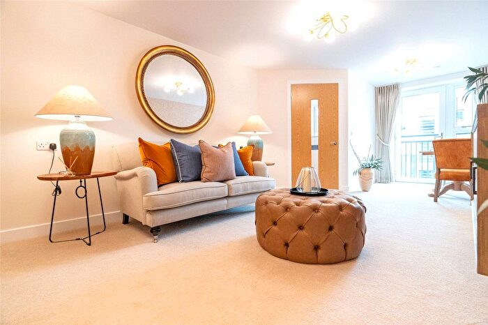 2 Bedroom Flat For Sale In % Share Of William House, Thatcham, RG19