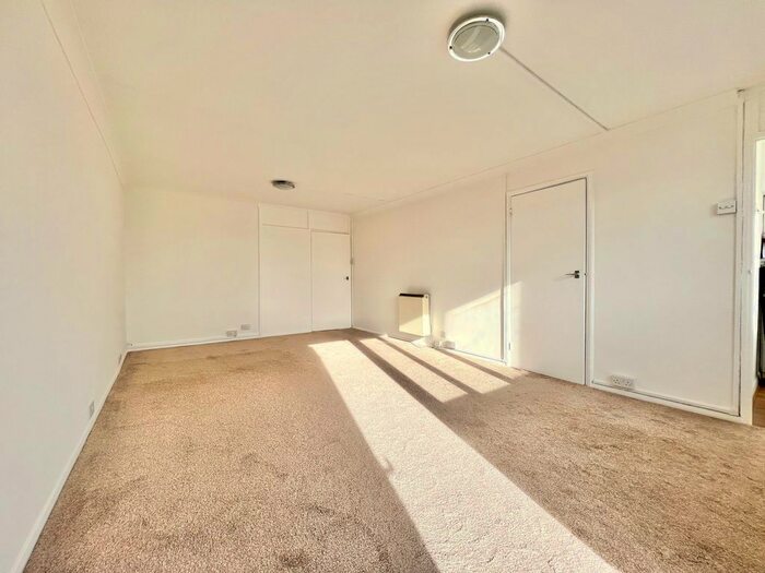 2 Bedroom Flat To Rent In Broadway, Bexleyheath, DA6