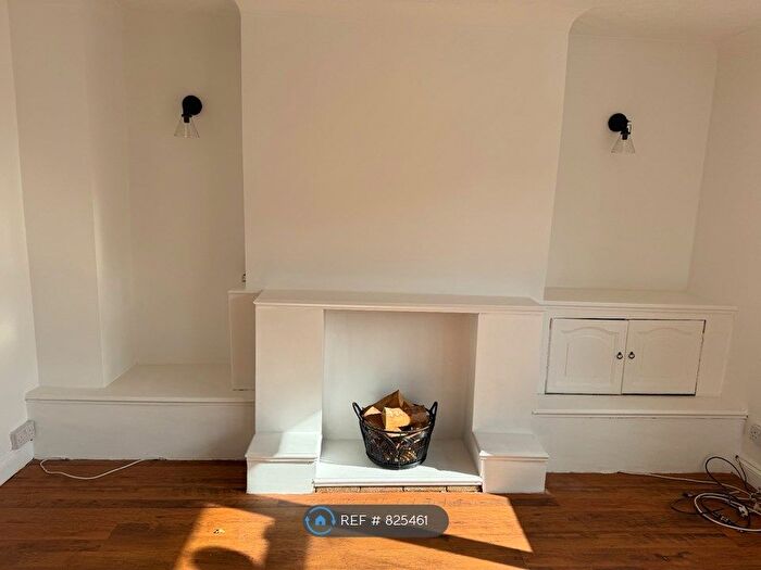 3 Bedroom Semi-Detached House To Rent In Ellis Avenue, Stevenage, SG1