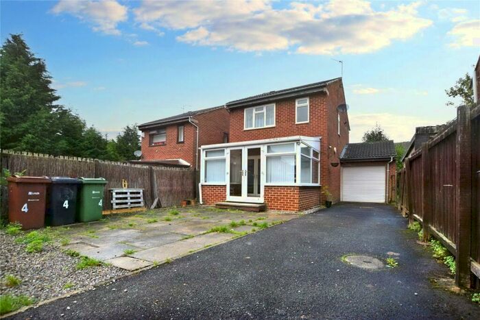 3 Bedroom Link Detached House To Rent In Elmton Close, Leeds, LS10