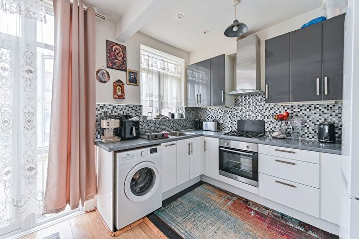 3 Bedroom Terraced House To Rent In Stratford Road, Thornton Heath, CR7