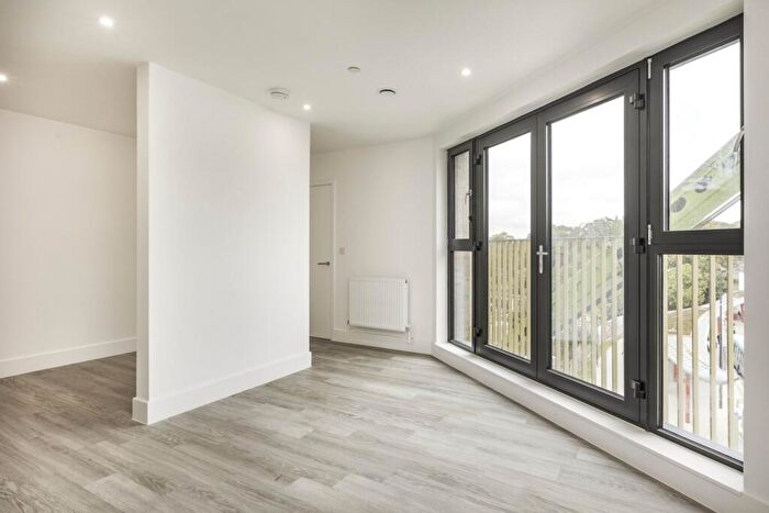 Flat To Rent In Medway Street Chatham, ME4