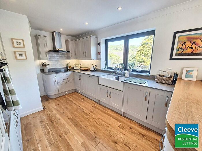 3 Bedroom Semi-Detached House To Rent In Greenway, Woodmancote, GL52