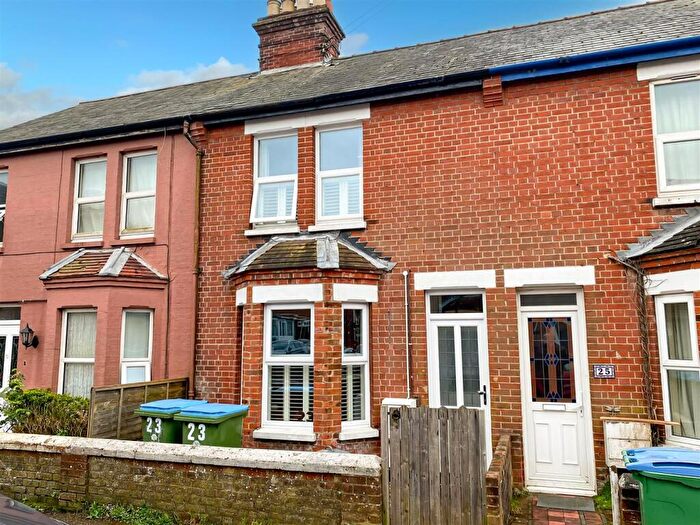 3 Bedroom Terraced House For Sale In Linden Road, Littlehampton, BN17