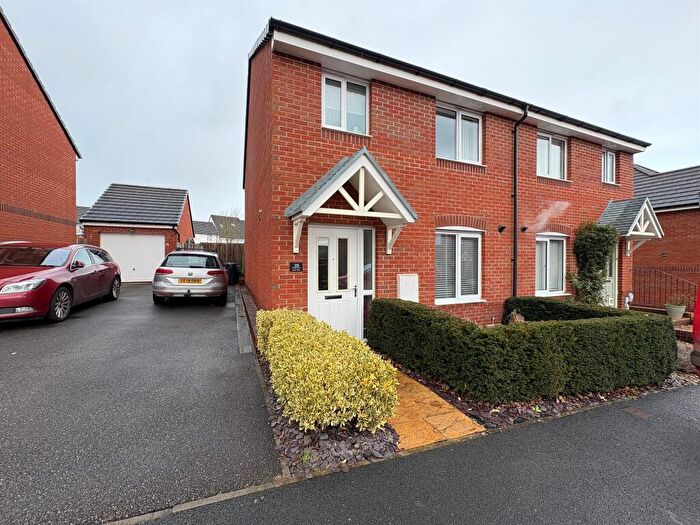 3 Bedroom Semi Detached House For Sale In Allotment Approach, Tiverton, EX16