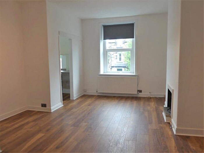 2 Bedroom Apartment To Rent In Alexandra Crescent, Ilkley, LS29