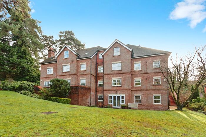 3 Bedroom Flat For Sale In Branksome Park Road, Camberley, Surrey, GU15