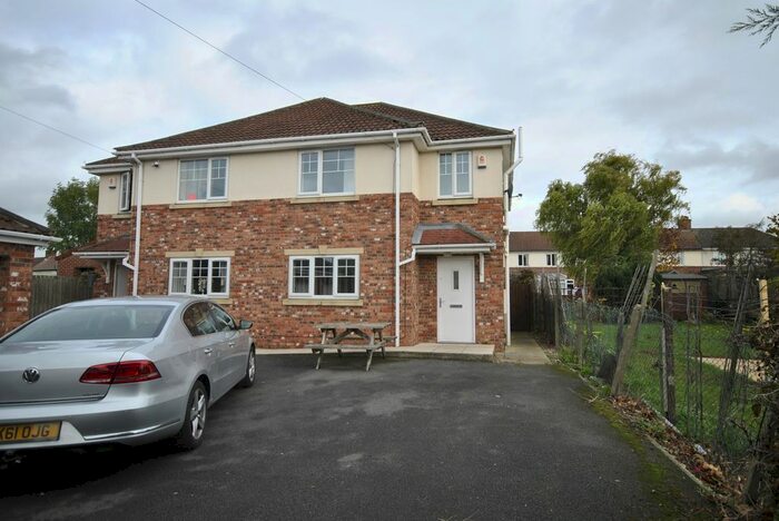3 Bedroom Semi-Detached House To Rent In Hyperion Way, New Rossington, Doncaster, DN11