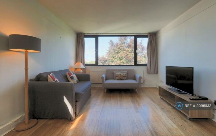 2 Bedroom Flat To Rent In Copper Beech, London, N6