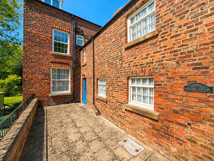 2 Bedroom Cottage For Sale In Whitby, North Yorkshire, YO21