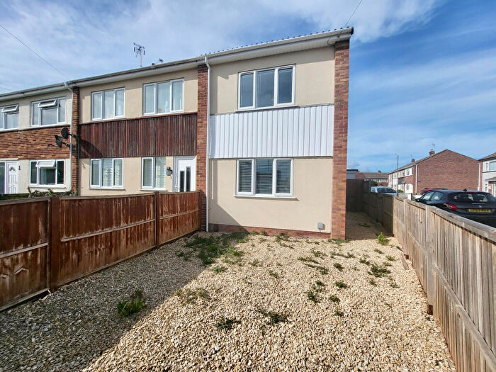 3 Bedroom End Of Terrace House To Rent In Stanshawe Crescent, Yate, Bristol, BS37
