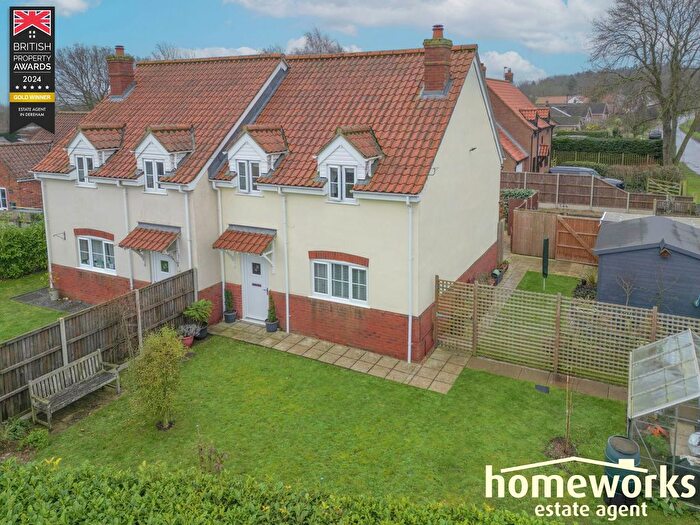 3 Bedroom Semi-Detached House For Sale In Well Hill, Yaxham, Dereham, NR19