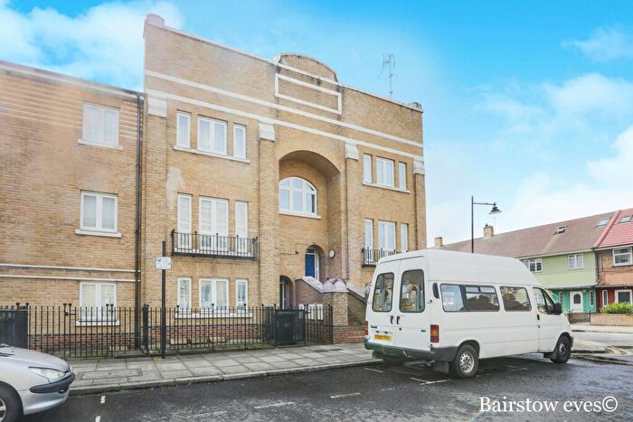 1 Bedroom Flat To Rent In Maroon Street, London, E14