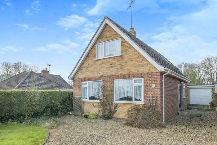 3 Bedroom Detached Bungalow For Sale In Coltishall Road, Buxton, Norwich, NR10
