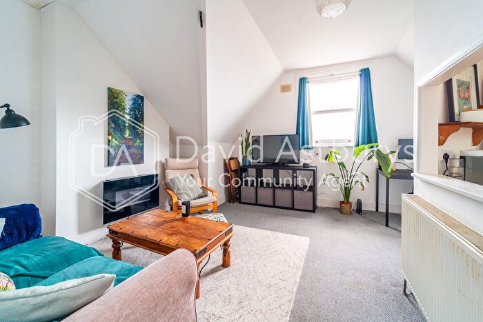 2 Bedroom Flat To Rent In Mount View Road, Crouch End, London, N4