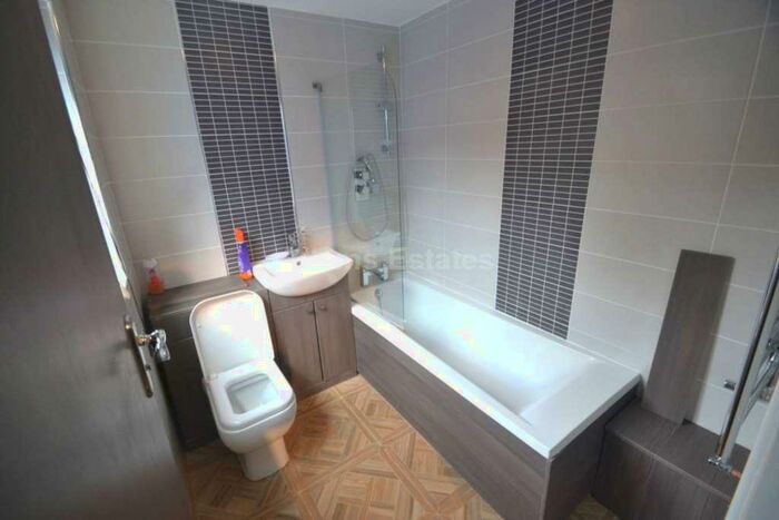 3 Bedroom Terraced House To Rent In Foxhill Road, Reading, RG1