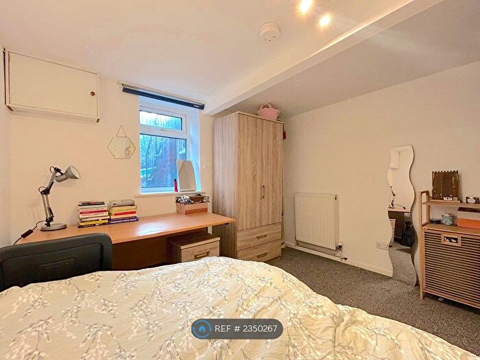 4 Bedroom Terraced House To Rent In St. Anns Avenue, Leeds, LS4