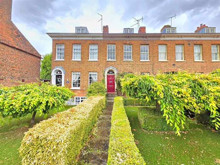 4 Bedroom Character Property For Sale In Market Street, Long Sutton, Spalding, Lincolnshire, PE12