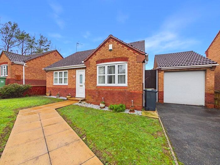 2 Bedroom Bungalow For Sale In Twarnley Rise, Worcester, Worcestershire, WR4