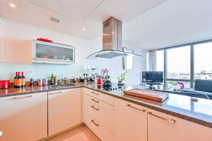 2 Bedroom Flat For Sale In West India Quay, Canary Wharf, London, E14