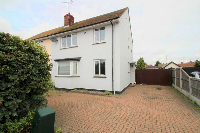 4 Bedroom Semi-Detached House For Sale In Rawreth Lane, Rawreth, Wickford, SS11