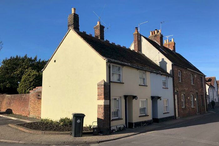 3 Bedroom Cottage To Rent In Wareham, BH20