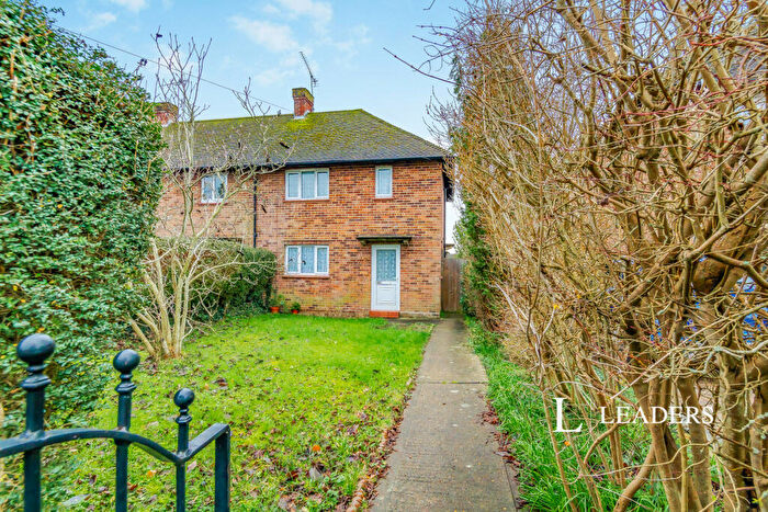 2 Bedroom Semi Detached House To Rent In Chestnut Copse, RH8