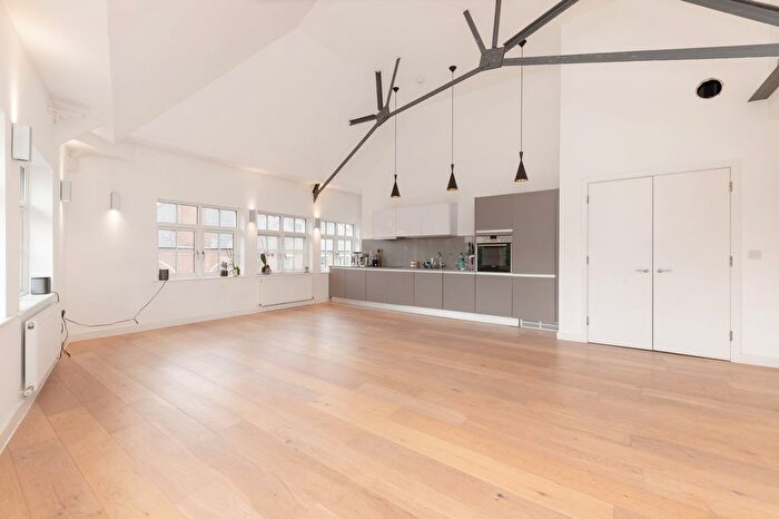 3 Bedroom Flat To Rent In Newpark House, Warple Way, Acton, W3