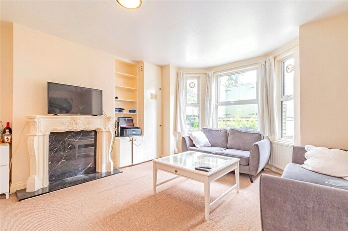2 Bedroom Flat To Rent In Coverdale Road, London, W12