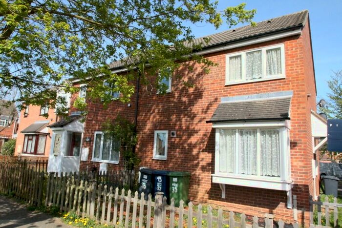 1 Bedroom Cluster House To Rent In Begwary Close, St. Neots, Cambridgeshire, PE19