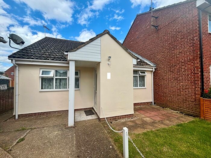 2 Bedroom Bungalow To Rent In Keats Close, Thetford, IP24