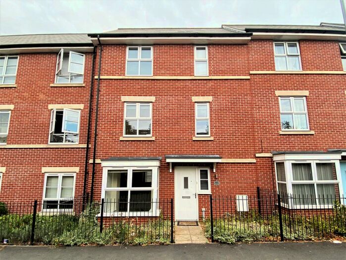 3 Bedroom Terraced House To Rent In Brook Street, Colchester, CO1