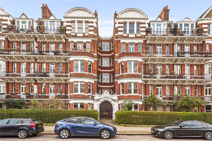 2 Bedroom Apartment For Sale In Prince Of Wales Drive, London, SW11