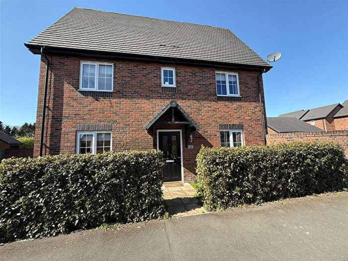 3 Bedroom Semi-Detached House For Sale In Campion Way, Uttoxeter, ST14