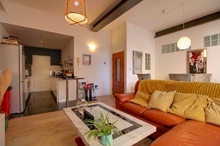 3 Bedroom Apartment For Sale In Charles Street, Leicester, LE1