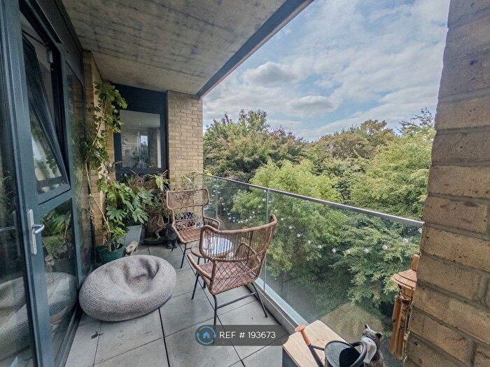 3 Bedroom Flat To Rent In Gibbs Lane, London, E2