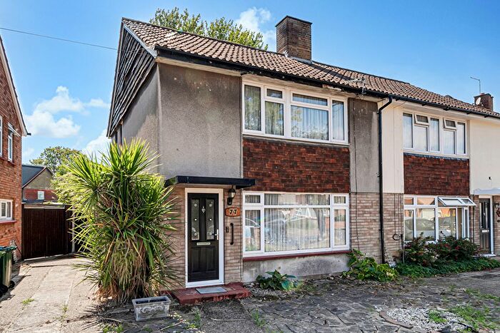 3 Bedroom Semi Detached House For Sale In Metcalf Road, Ashford, TW15