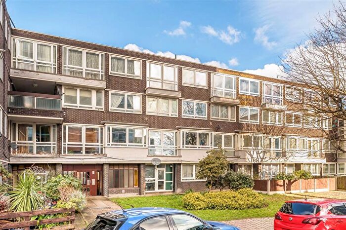 2 Bedroom Flat For Sale In Rolls Road, Bermondsey, SE1