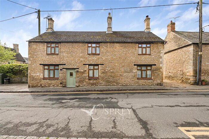 3 Bedroom Detached House For Sale In High Street, Brigstock, Northamptonshire, NN14