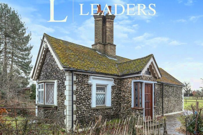 3 Bedroom Bungalow To Rent In Fishers Wood Grove, Oakley Road, BR2