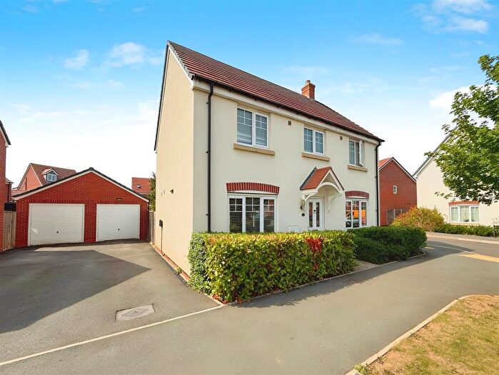 3 Bedroom Detached House For Sale In Anslow Road, Wellesbourne, Warwick, CV35
