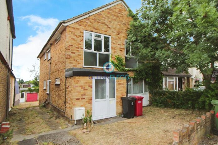 2 Bedroom Maisonette To Rent In Cippenham Lane, Slough, SL1